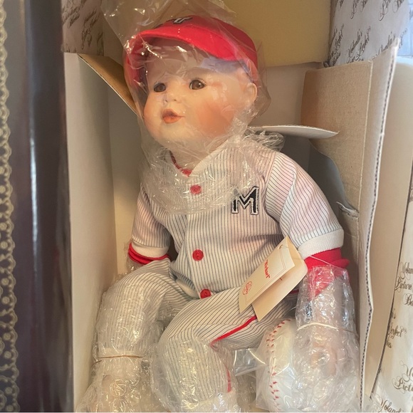 “MICHAEL” BASEBALL PLAYER PORCELAIN DOLL YOLANDA’S PICTURE PERFECT BABIES - Picture 7 of 7
